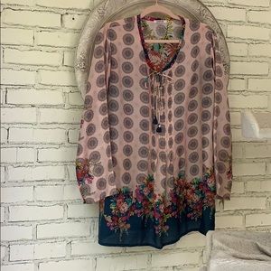 Beautiful silky Johnny Was tunic - CAI Top